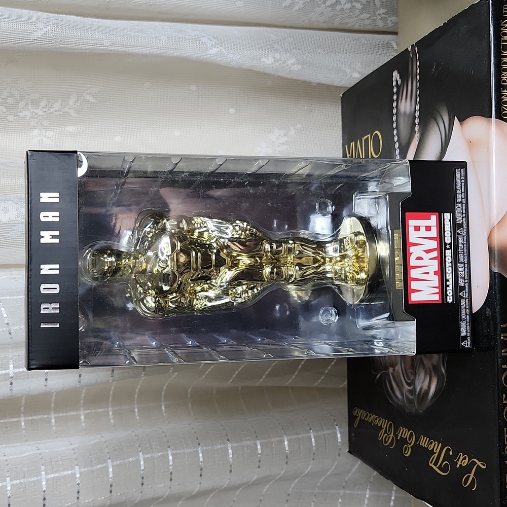 Mint Funko Marvel Collectors Corp Founders Iron Man Trophy Statue 2018 Exclusive